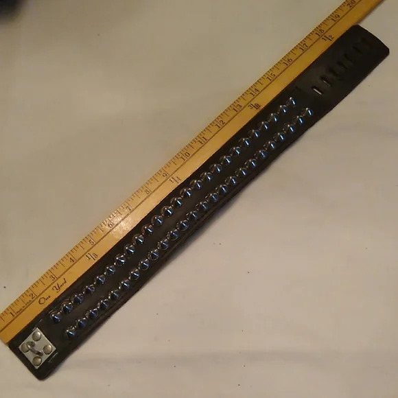 Studded Leather Collar - Picture 6 of 8